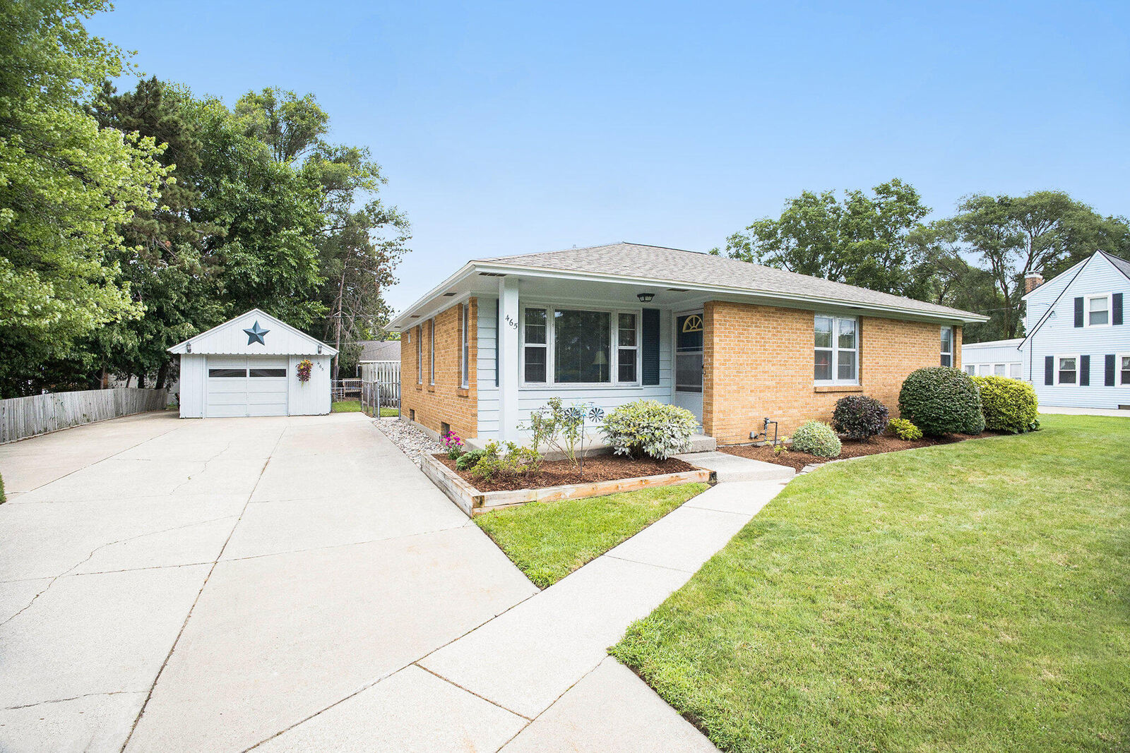 Property Photo: 465 W 32nd Street MI 49423