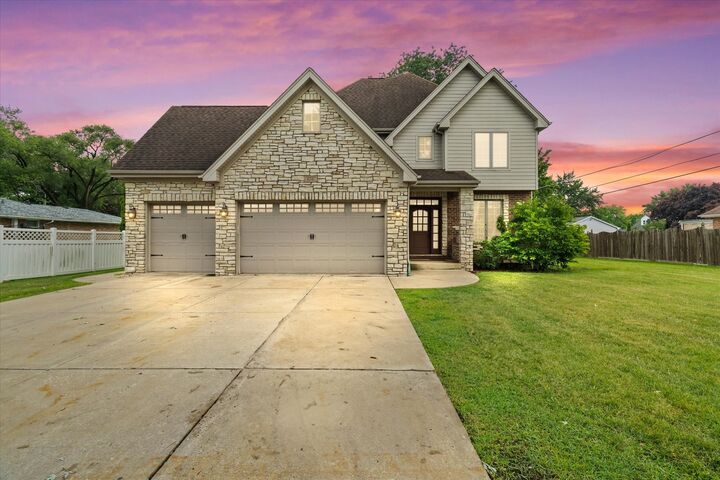 6241 W 80th Street  Burbank IL 60459 photo