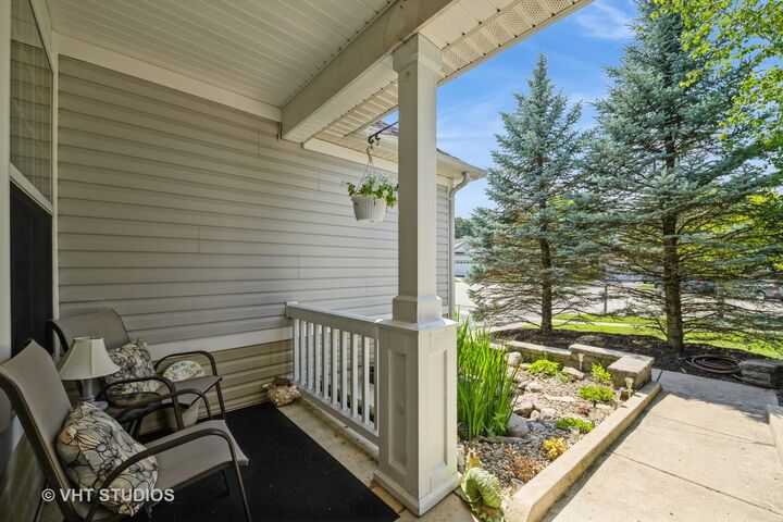 Property Photo: 12621 Mulberry Court IL 60142