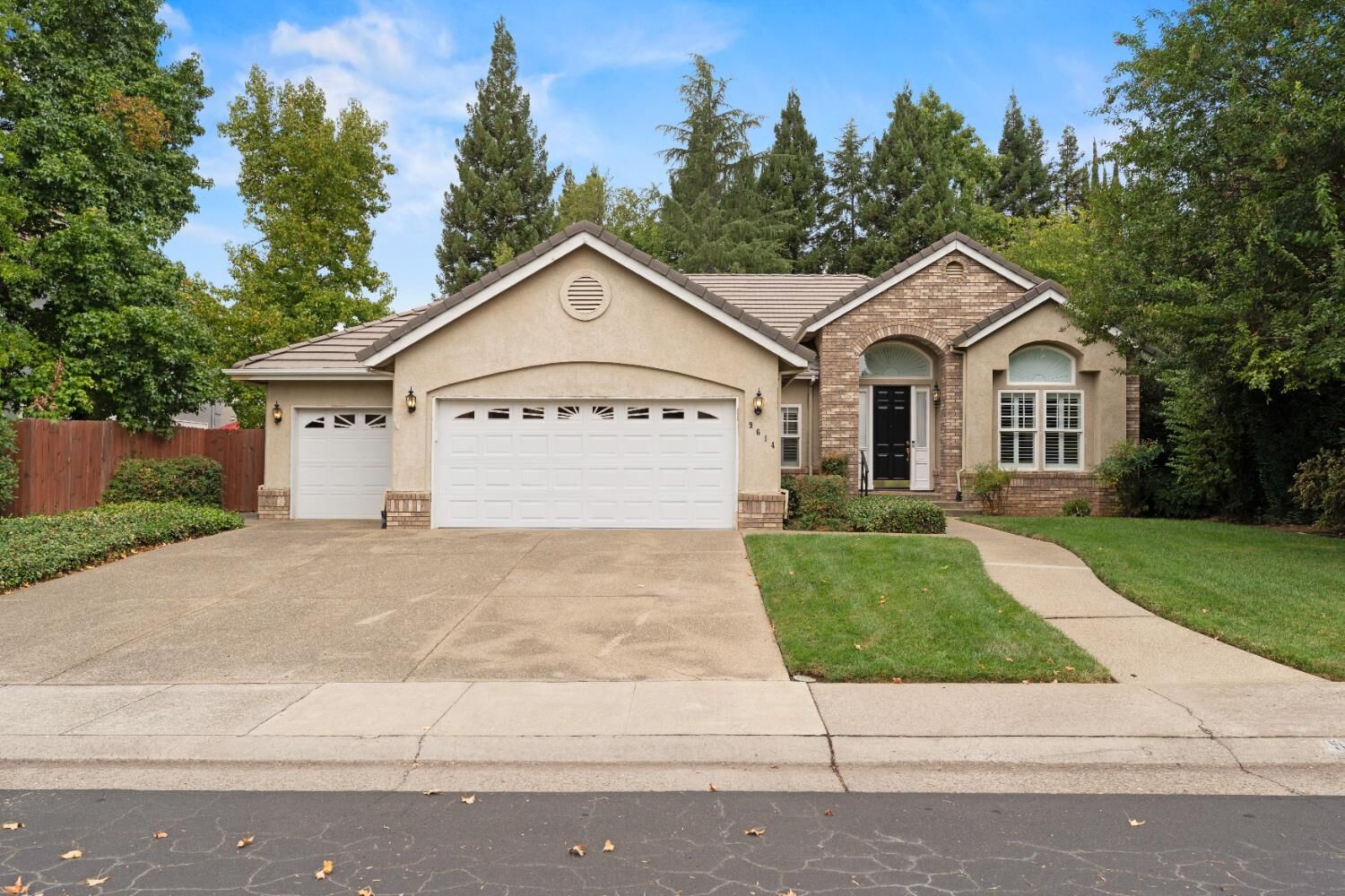Property Photo:  9614 Swan Lake Drive  CA 95746 