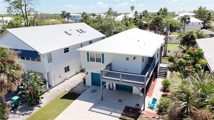 Property Photo:  768 Park Avenue  FL 34110 