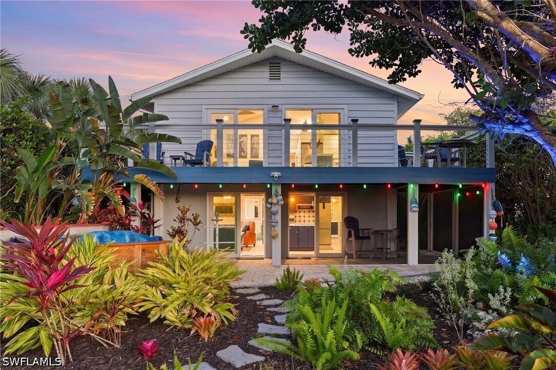 Property Photo:  193 Cocohatchee Street  FL 34110 