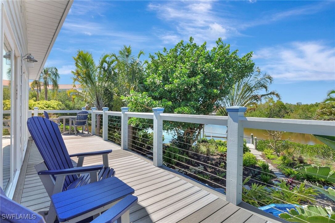 Property Photo:  193 Cocohatchee Street  FL 34110 