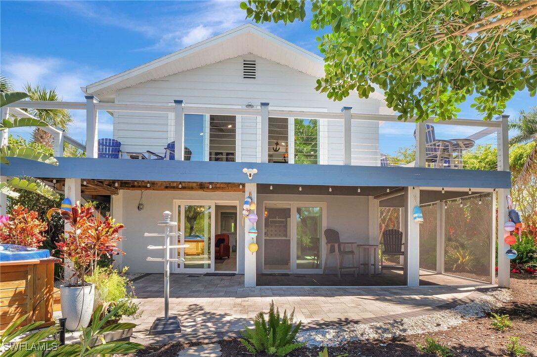 Property Photo:  193 Cocohatchee Street  FL 34110 