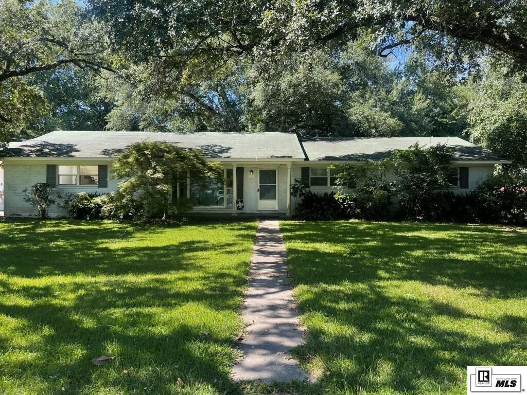 Property Photo:  214 Boles Street  LA 71269 