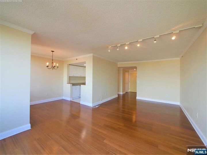 Property Photo:  100 Old Palisade Road 2411  NJ 07024 