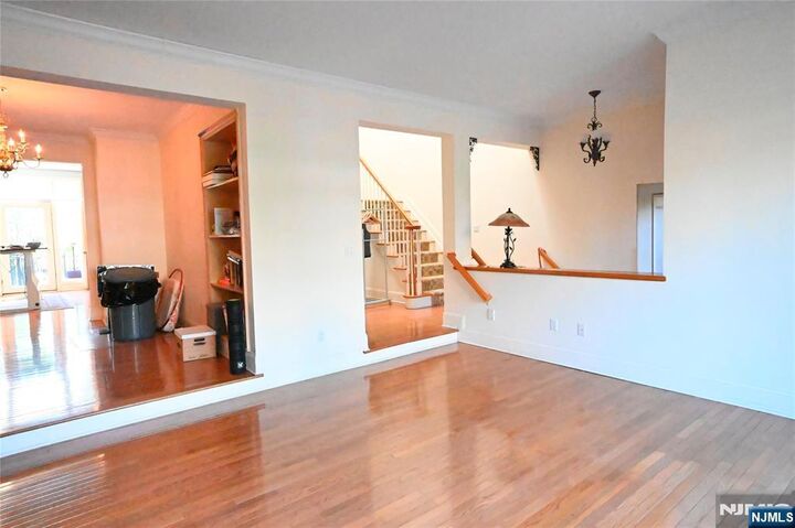Property Photo:  105 Hudson Cove 105  NJ 07020 