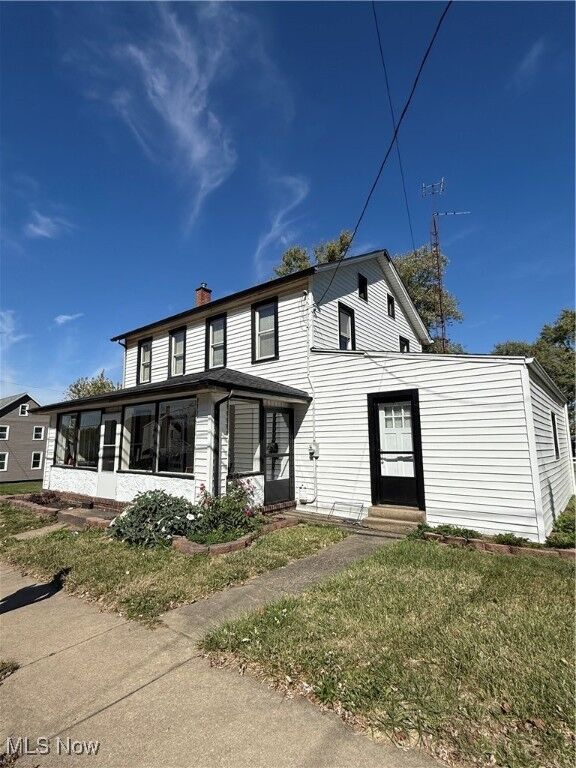 Property Photo:  223 Nassau Street W  OH 44730 