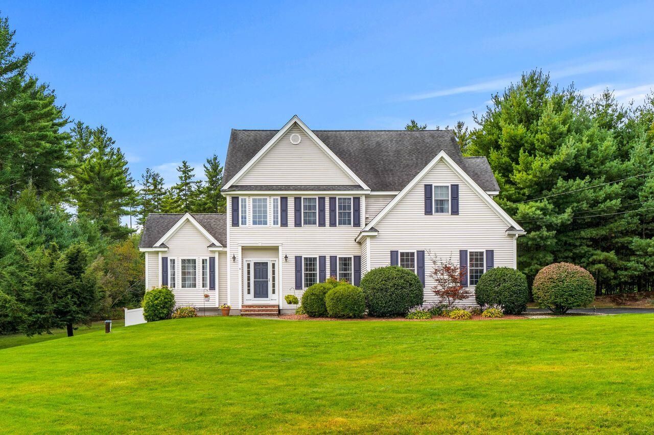 Property Photo: 6 Laurelcrest Drive NH 03033