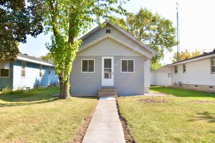Property Photo:  910 35th Avenue N  MN 56303 