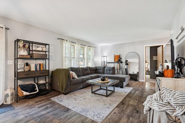 Property Photo:  609 E Welco Drive  MN 56069 