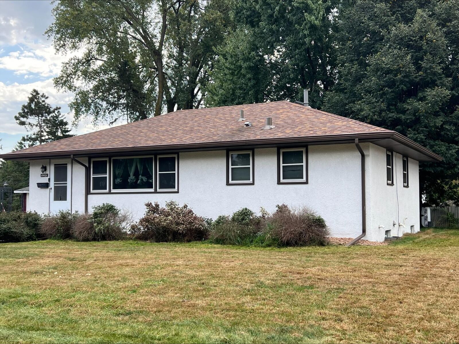 Property Photo:  4401 Winchester Lane  MN 55429 
