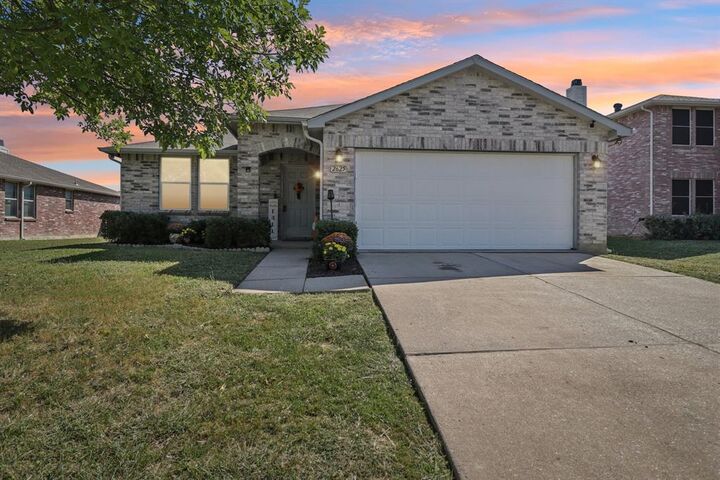 Property Photo: 2625 Mariners Drive TX 75068