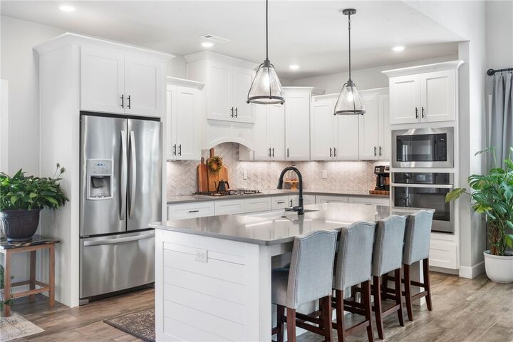 Property Photo:  931 Red Maple Street  AR 72719 