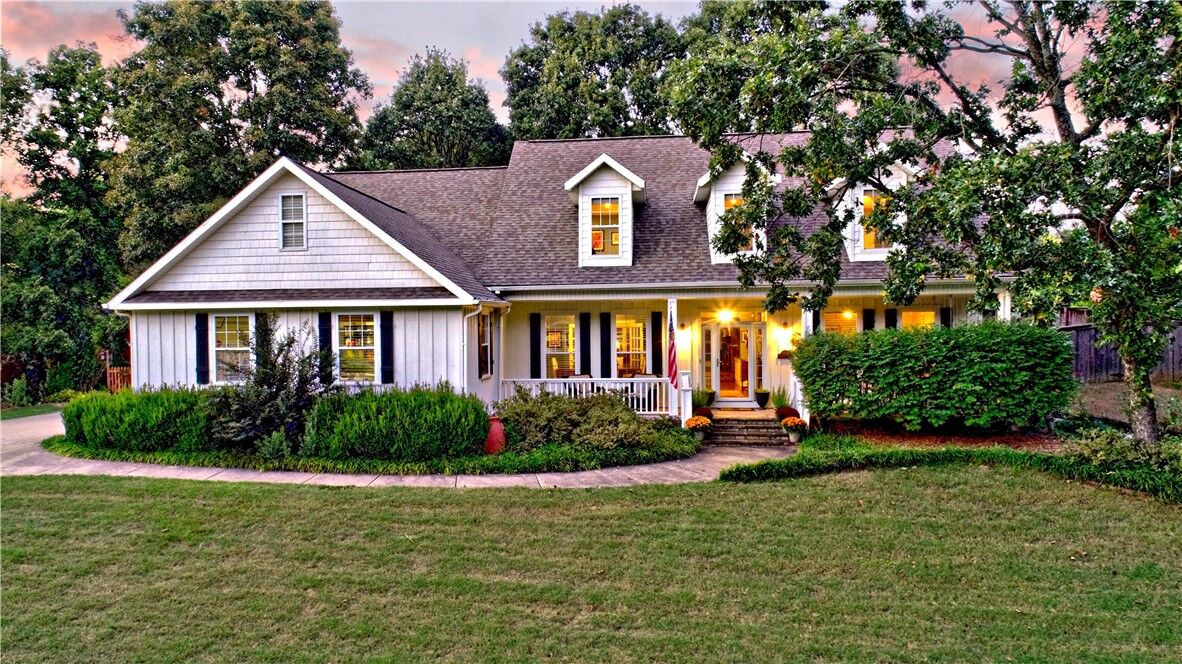 Property Photo: 2422 E Revere Place AR 72701