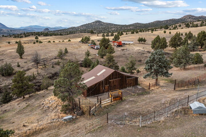 Property Photo:  19369 US 26  OR 97750 