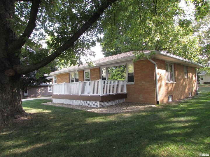 Property Photo:  314 N Davenport Street  IL 61548 