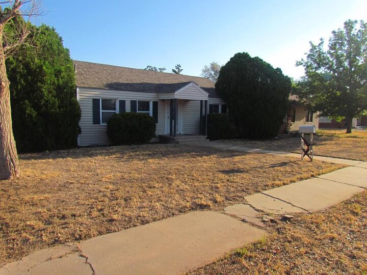 Property Photo: 401 Washington Blvd TX 79720