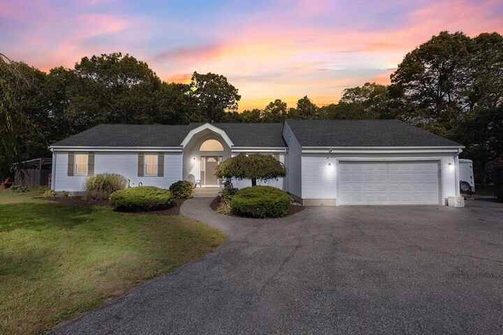 50 Dexter Ave  Seekonk MA 02771 photo