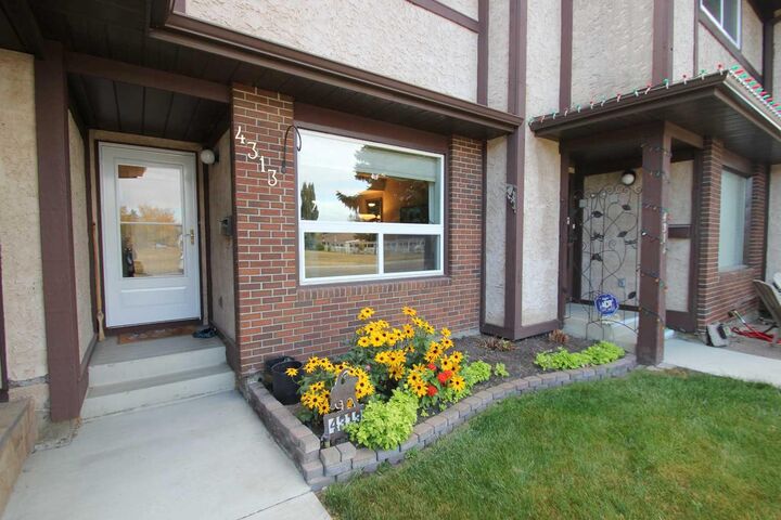 Property Photo:  4313 46A Avenue  AB T4N 6T7