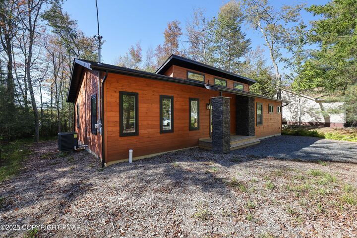 Property Photo: 115 Nadine Boulevard PA 18346