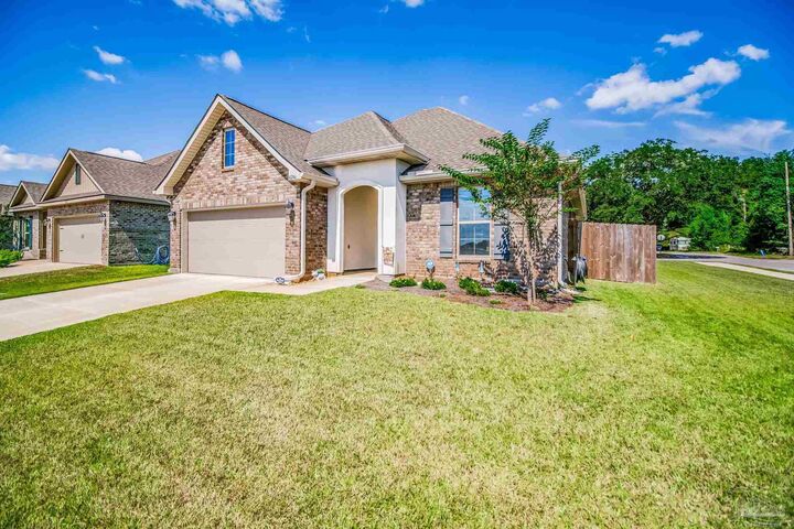 Property Photo: 4246 Southern Palm Dr FL 32571