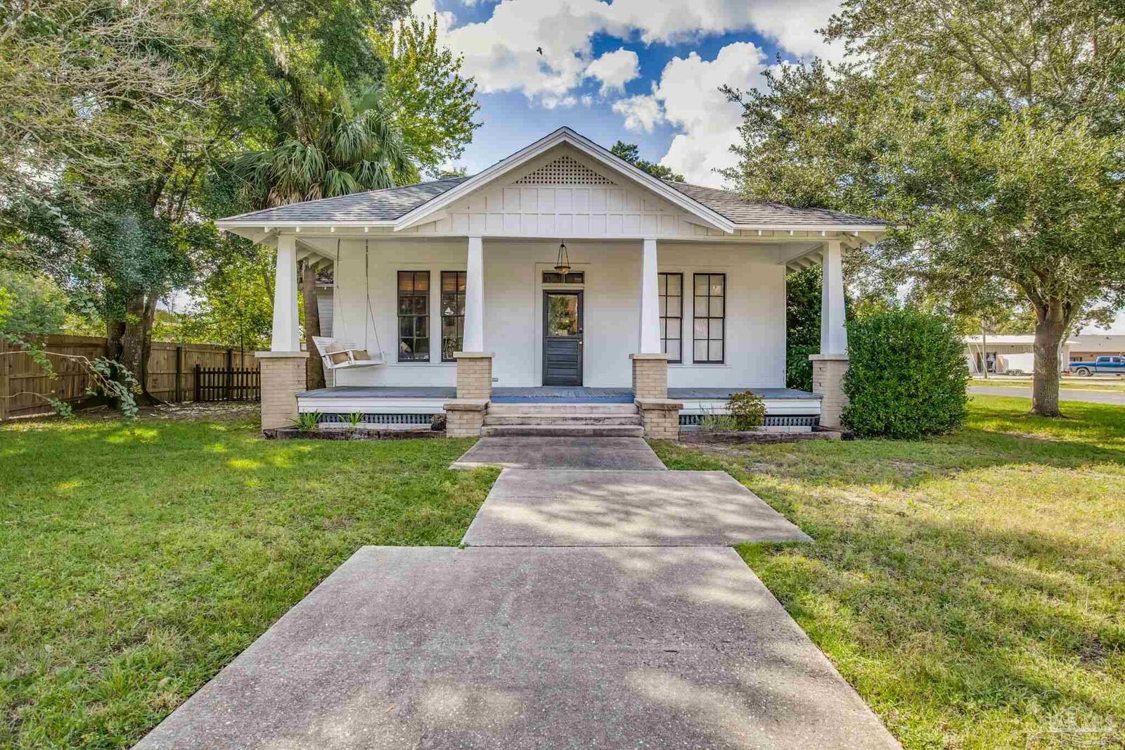 Property Photo: 5093 Canal St FL 32570