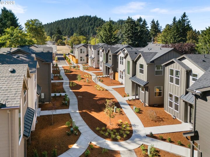 Property Photo:  3246 SE 115th Ave  OR 97266 
