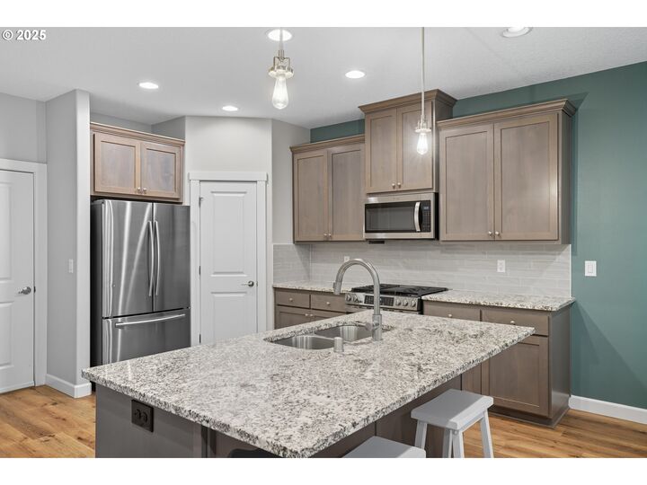 Property Photo:  1716 NE 146th St  WA 98686 