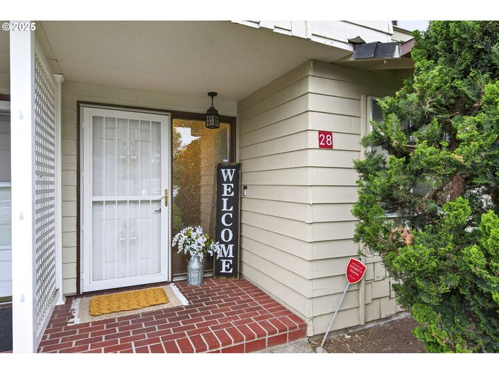 Property Photo: 13600 NE 18th St 28 WA 98684