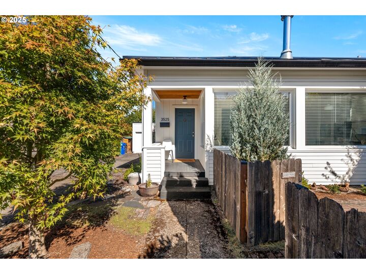 Property Photo:  3525 NE Alberta Ct  OR 97211 