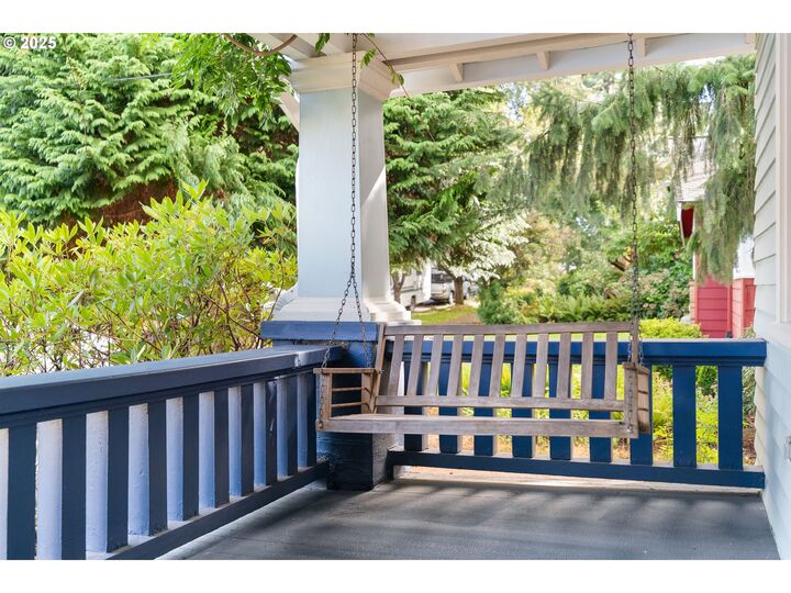 Property Photo:  5847 NE 27th Ave  OR 97211 