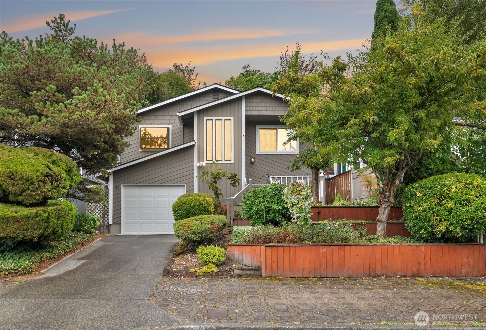 Property Photo:  5258  17 Ave  SW  WA 98106 
