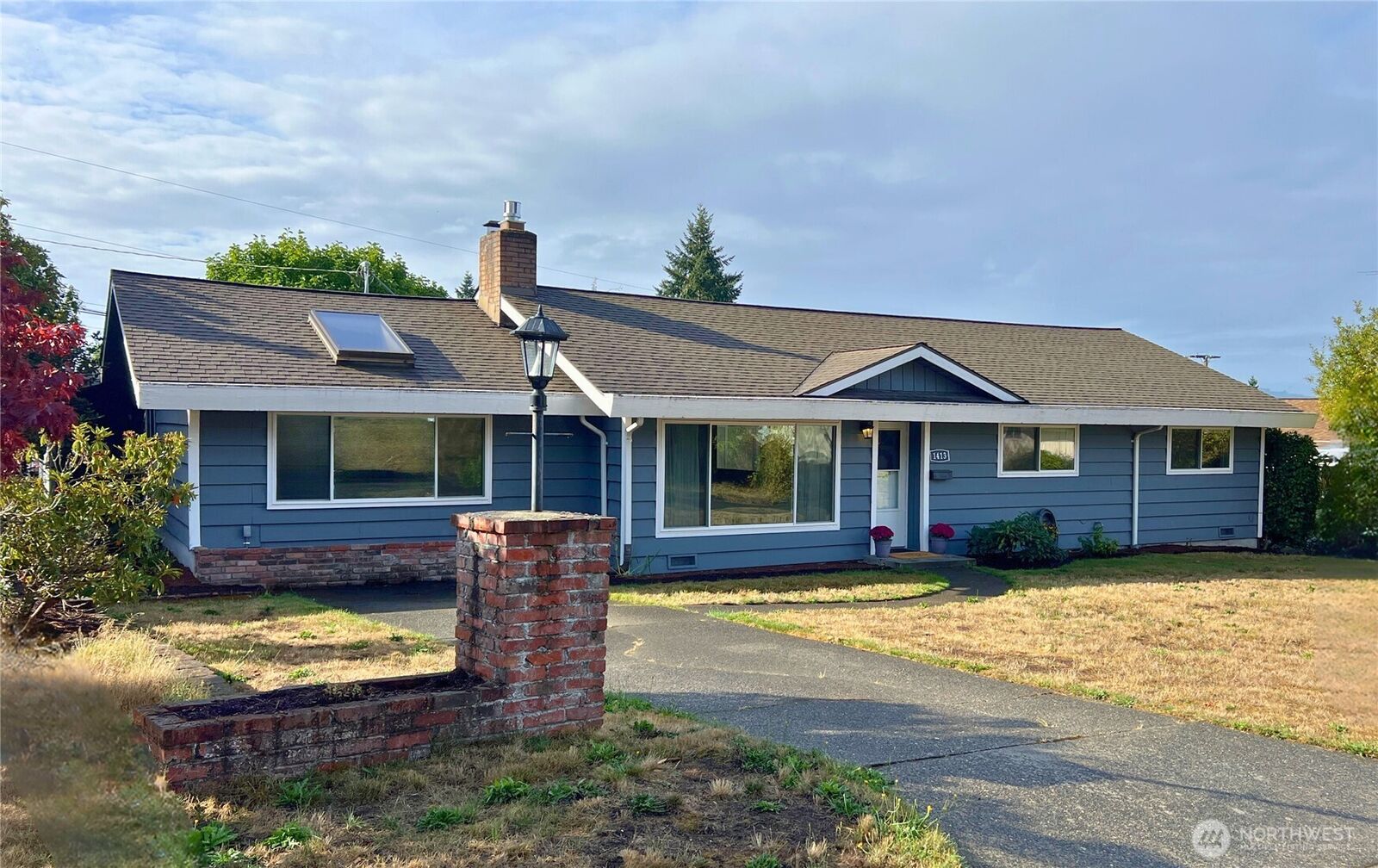 Property Photo:  1413  Lindberg Place  WA 98310 