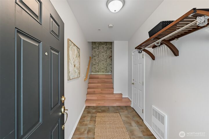 Property Photo:  5100  Talbot Place S B  WA 98055 