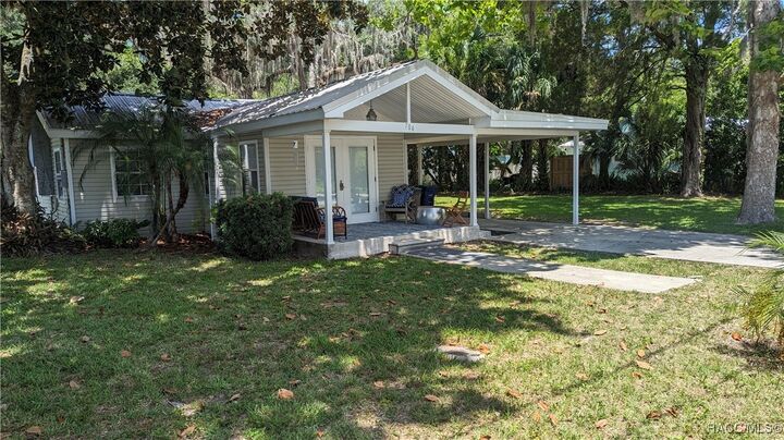 Property Photo: 704 NE 2nd Avenue FL 34429