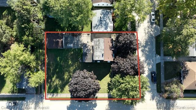 Property Photo: 17116 Russell Avenue MI 48101