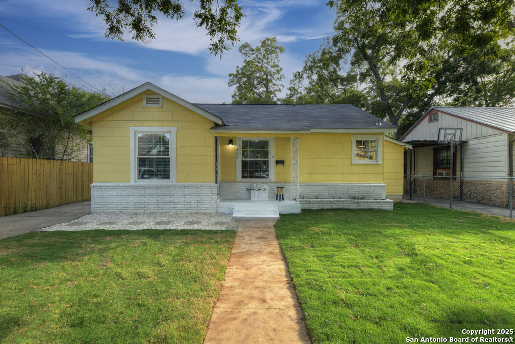 Property Photo: 406 McKinley TX 78210