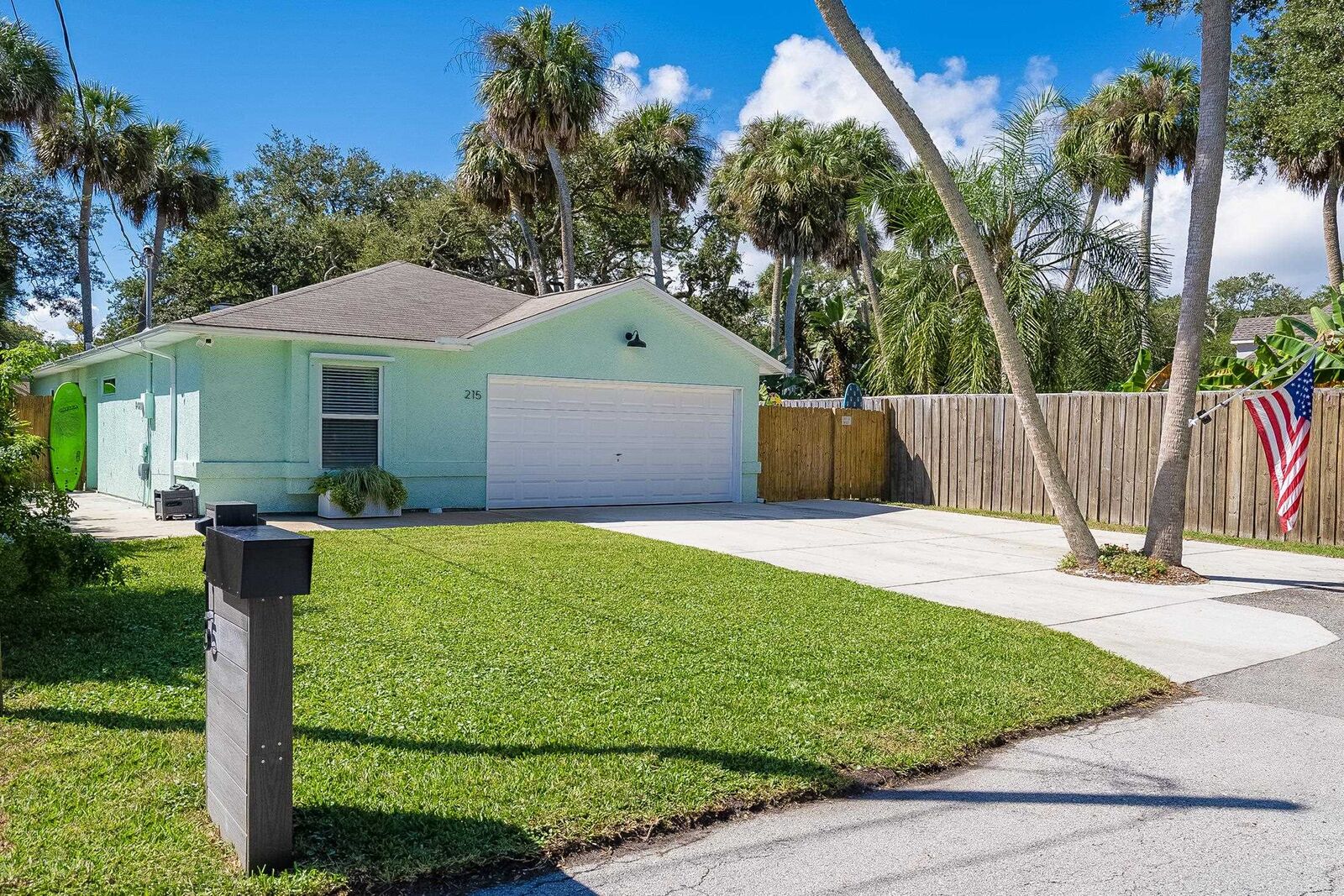 Property Photo:  215 4th St  FL 32080 