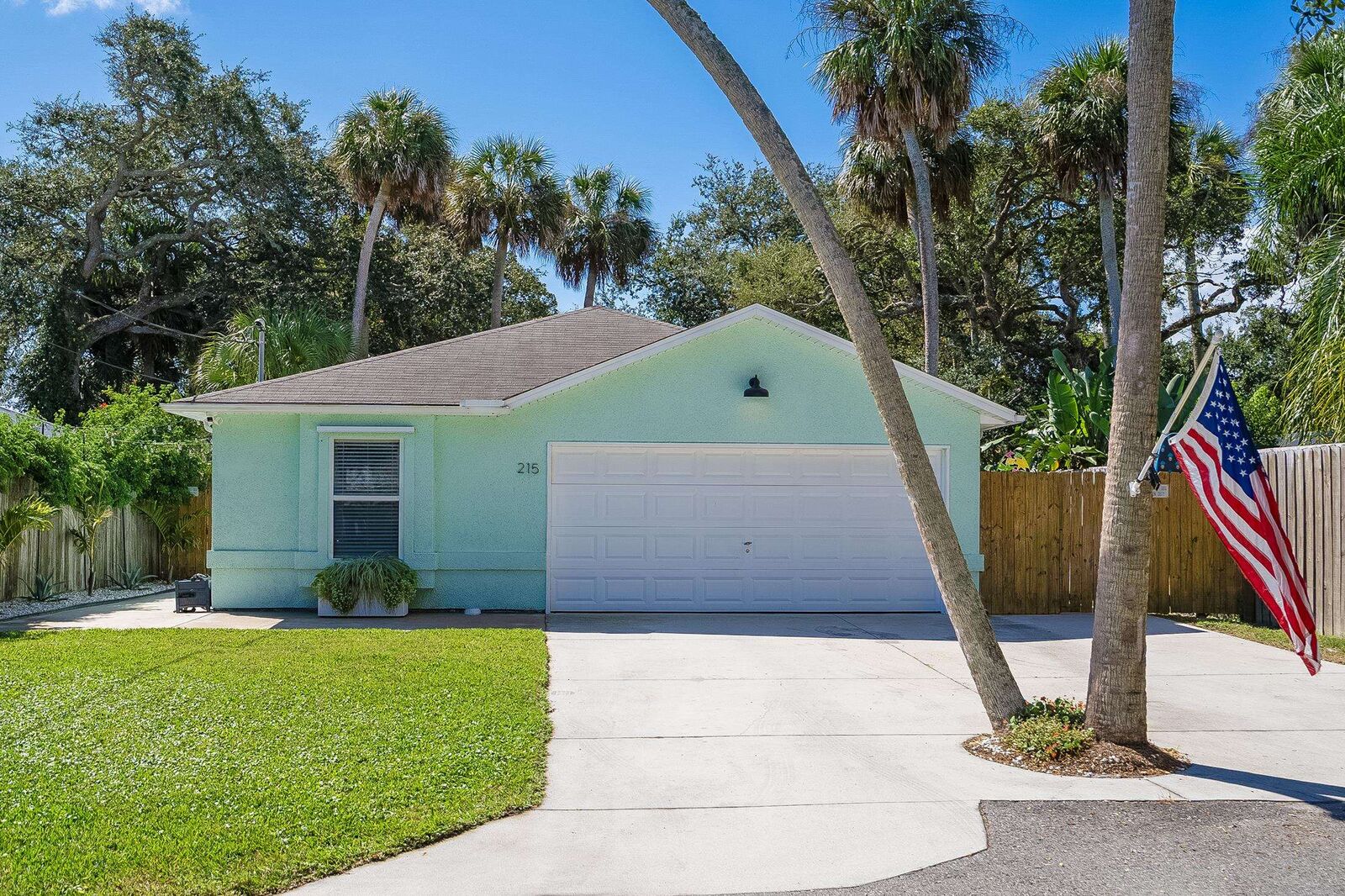 Property Photo: 215 4th St FL 32080