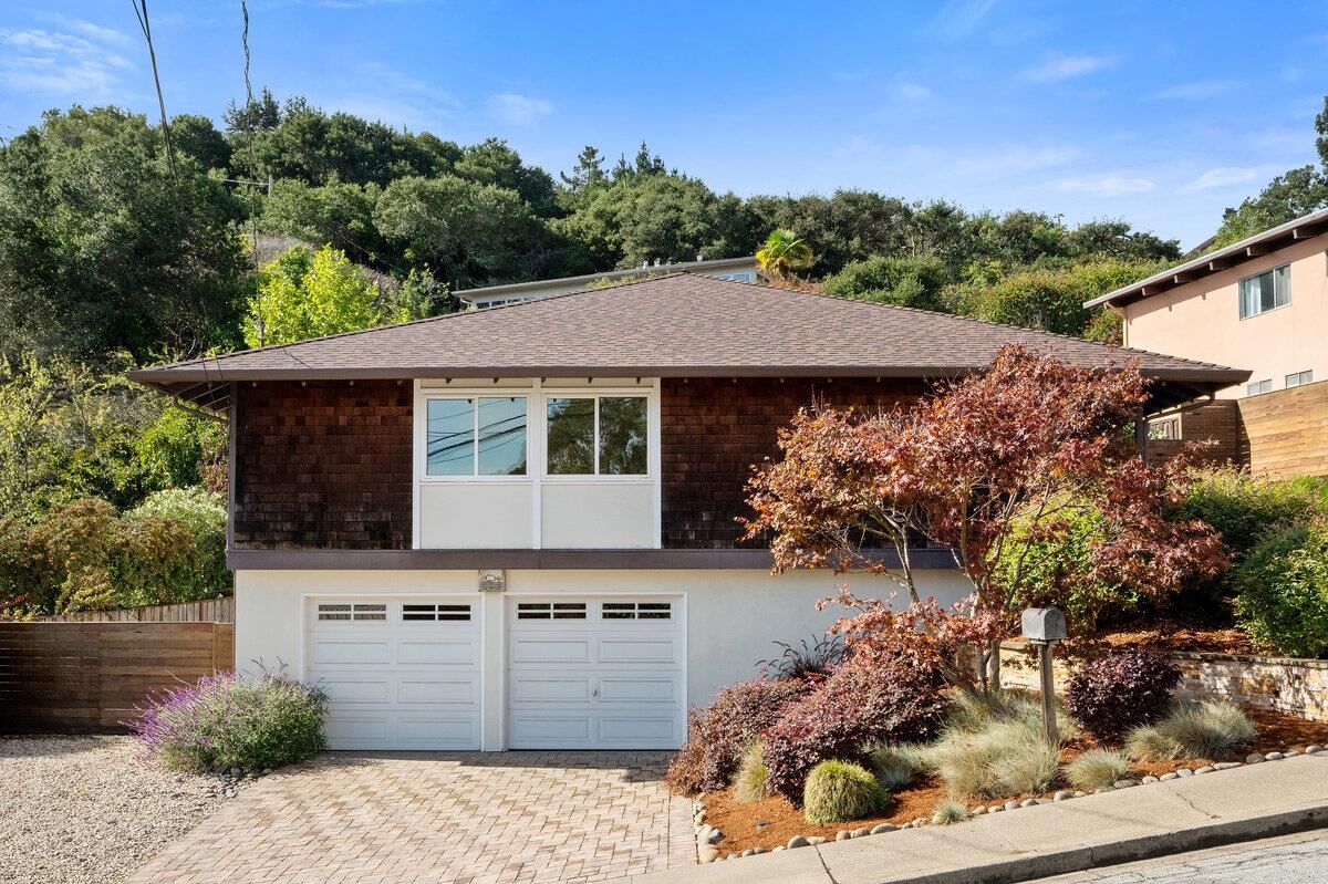Property Photo: 815 Lomita Avenue CA 94030