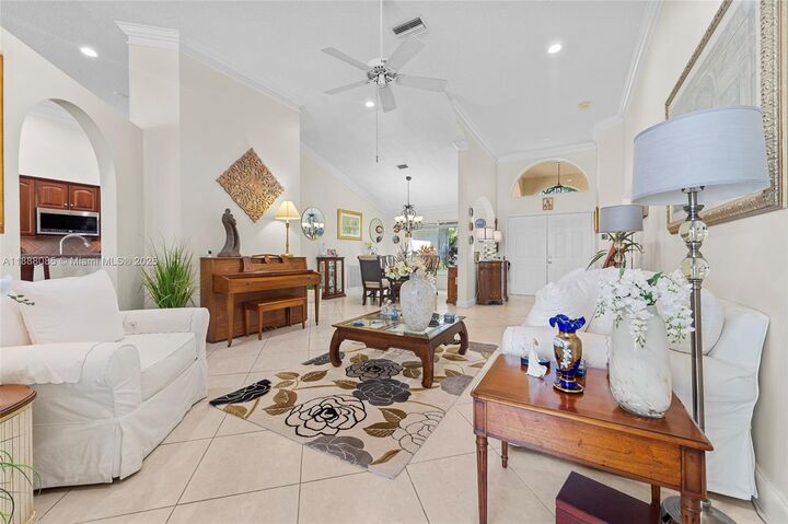 Property Photo:  805 Lake Blvd  FL 33326 
