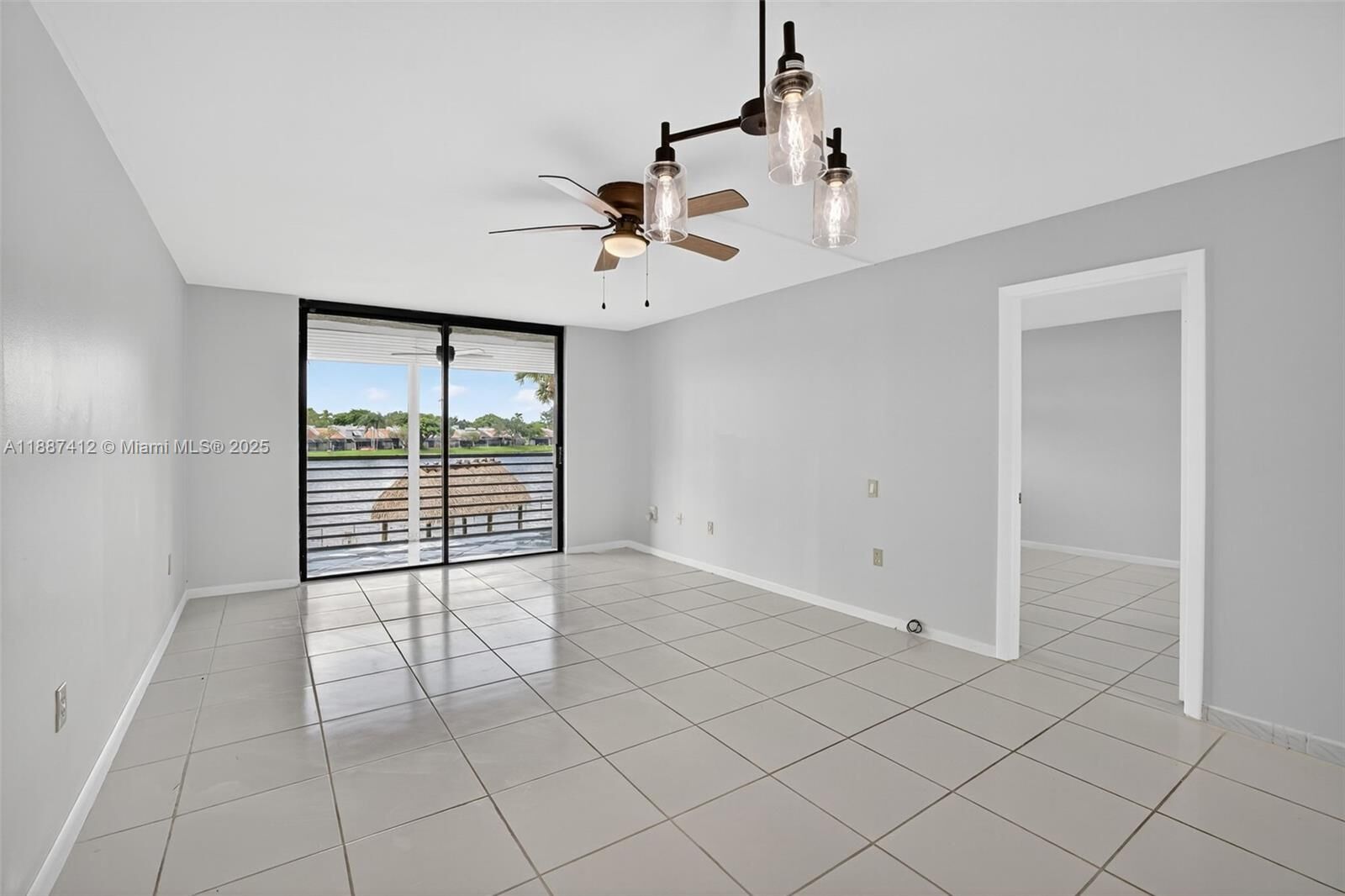 Property Photo: 1100 Colony Point Cir 205 FL 33026