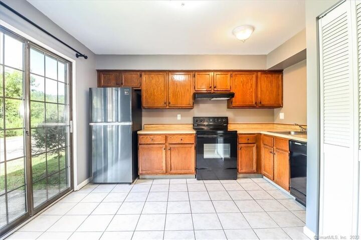 Property Photo:  173 Aspetuck Village 173  CT 06776