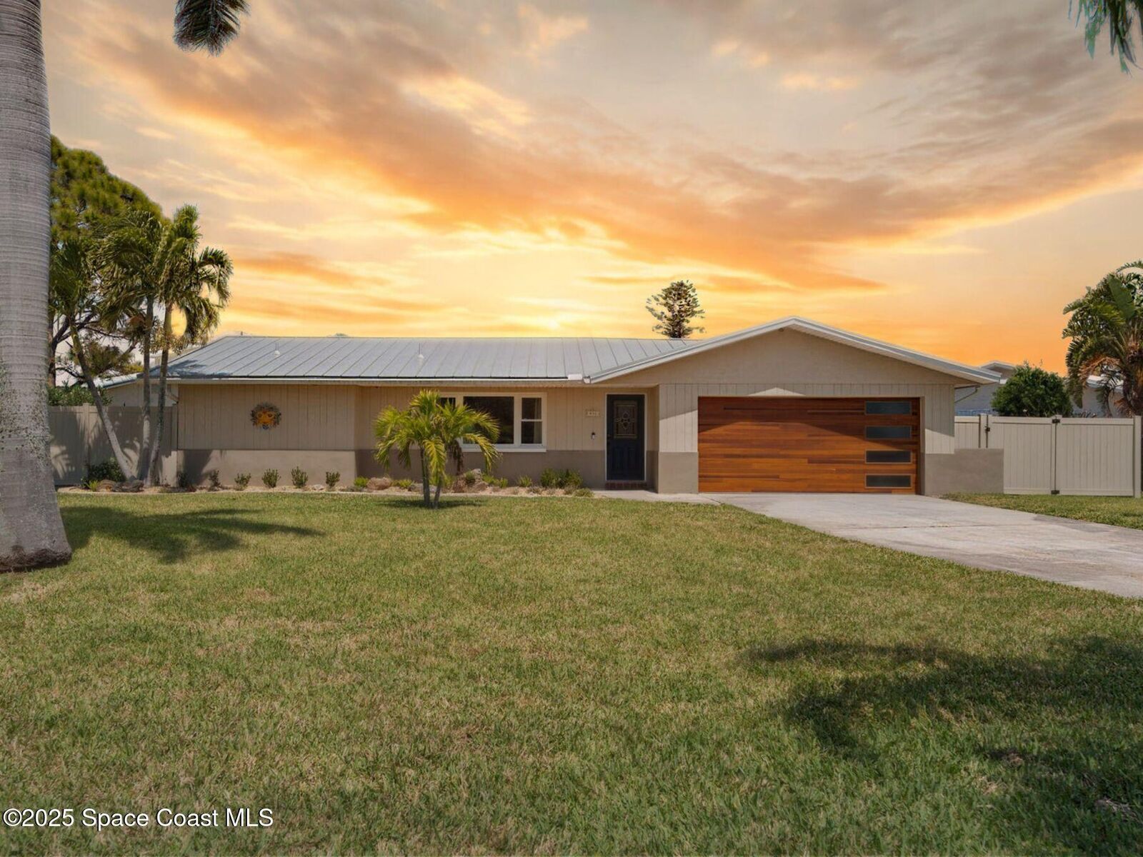 Property Photo:  931 S Fourth Street  FL 32931 