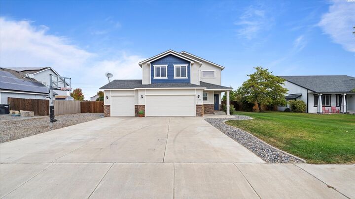 Property Photo: 5600 Aloha Drive WA 99353