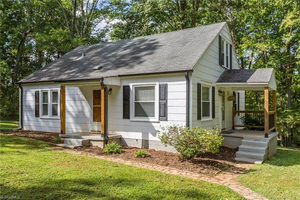 Property Photo: 196 Sunset Drive NC 27045