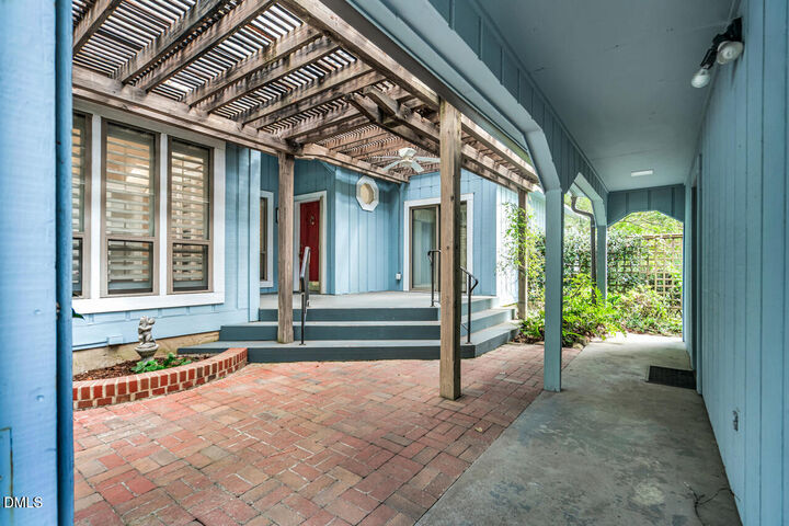 Property Photo: 260 Clover Thatch NC 27312