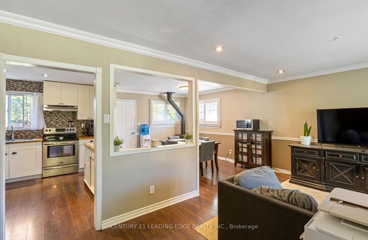 Property Photo:  344 South Street  ON L4A 7W3