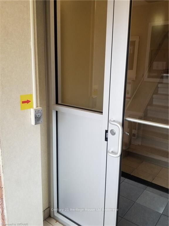 Photo de la propriété: 56 Hiawatha Road 21 ON N4T 1P2